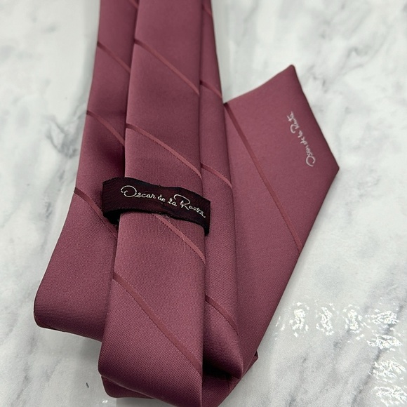 Oscar de la Renta Tie - Picture 3 of 4